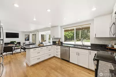 16006 NE 160th Street, Woodinville, WA 98072 - Photo 9