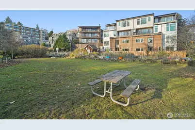 515 Howe #A, Seattle, WA 98109 - Photo 39