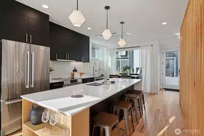 515 Howe #A, Seattle, WA 98109 - Photo 3