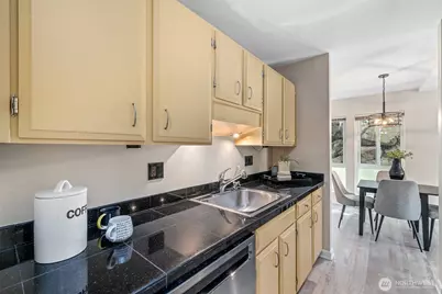 75 E Lynn Street #B, Seattle, WA 98102 - Photo 9