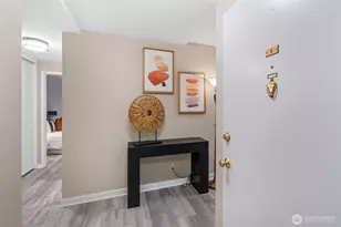 75 E Lynn St, Seattle, WA 98102 - Photo 13