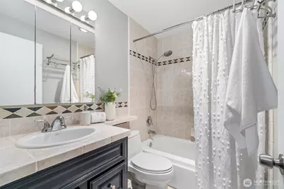75 E Lynn Street #B, Seattle, WA 98102 - Photo 13