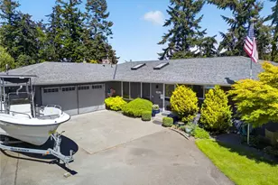 2452 Hemenway Pl, Oak Harbor, WA 98277 - Photo 1