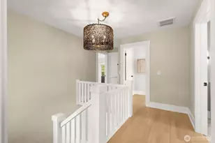 170 Lynn St, Seattle, WA 98109 - Photo 15