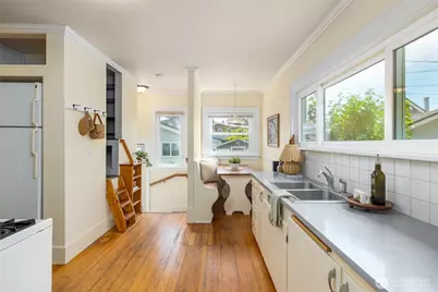 2752 Broadway Street, Bellingham, WA 98225 - Photo 15