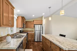 1226 Maple Dr, Enumclaw, WA 98022 - Photo 5