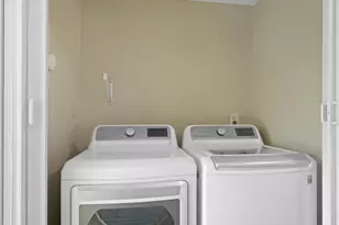 317 SW 112th St, Seattle, WA 98146 - Photo 15
