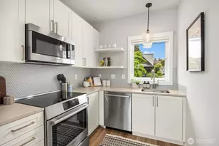 516 N 61st St, Seattle, WA 98103 - Photo 9