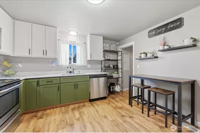 717 S 58th Street, Tacoma, WA 98408 - Photo 9