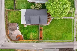 717 S 58th St, Tacoma, WA 98408 - Photo 5