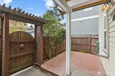 3633 22nd Avenue W #B, Seattle, WA 98199 - Photo 9