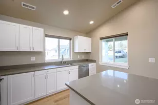 123 E 9th Ave, Moses Lake, WA 98837 - Photo 11