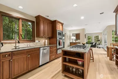 1830 216th Place NE, Sammamish, WA 98074 - Photo 3