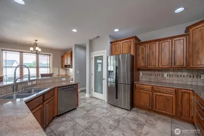 419 S Astor Loop, Moses Lake, WA 98837 - Photo 17