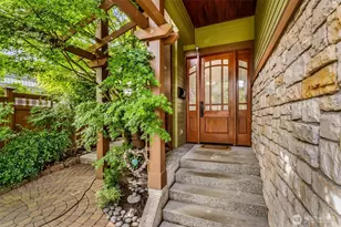 545 Holly Dr, Edmonds, WA 98020 - Photo 3