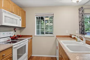 15433 Country Club Dr, Mill Creek, WA 98012 - Photo 9