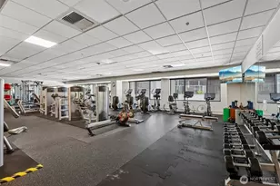 910 Lenora St, Seattle, WA 98121 - Photo 29