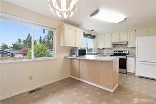 12236 SE 219th Pl, Kent, WA 98031 - Photo 11