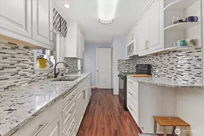 328 Garden Avenue N, Renton, WA 98057 - Photo 11