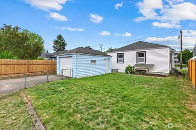 328 Garden Avenue N, Renton, WA 98057 - Photo 25
