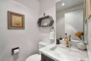 410 13th Ave E, Seattle, WA 98102 - Photo 17