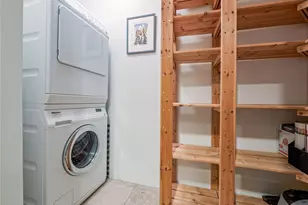 2929 1st Ave, Seattle, WA 98121 - Photo 11