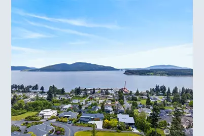 2915 17th Street, Anacortes, WA 98221 - Photo 1