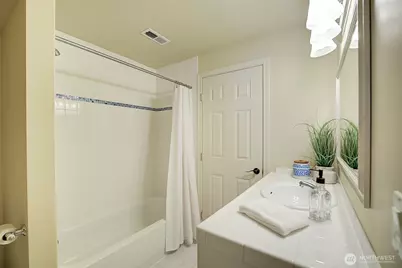 225 131st Avenue NE, Bellevue, WA 98005 - Photo 21