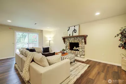 225 131st Avenue NE, Bellevue, WA 98005 - Photo 17