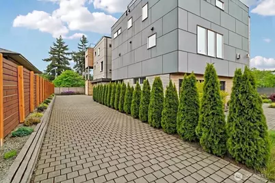 3319 W Elmore Street, Seattle, WA 98199 - Photo 23