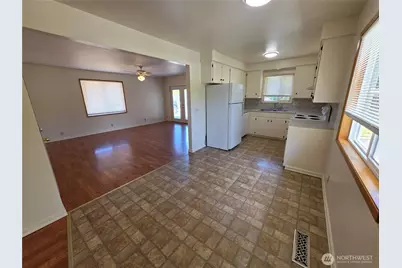 1206 Sunrise Street, Kelso, WA 98626 - Photo 9