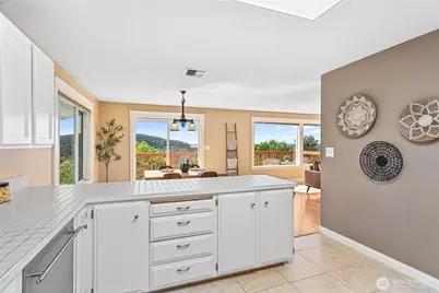 909 Queen Street, Bellingham, WA 98229 - Photo 15