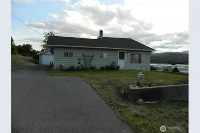 110 1st Street E, Tonasket, WA 98855 - Photo 1