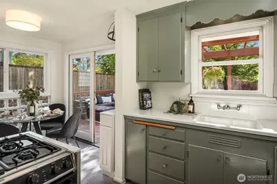 4007 49th Avenue SW, Seattle, WA 98116 - Photo 15