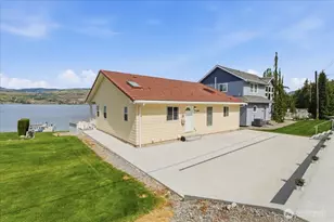 1496 S Lakeshore Rd, Chelan, WA 98816 - Photo 7
