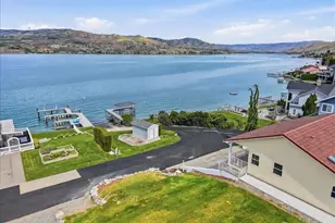 1496 S Lakeshore Rd, Chelan, WA 98816 - Photo 1