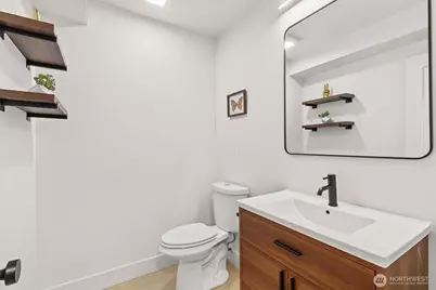 12562 17th Avenue NE, Seattle, WA 98125 - Photo 11