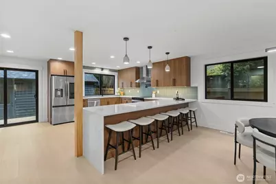 12562 17th Avenue NE, Seattle, WA 98125 - Photo 9