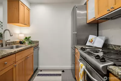 7600 Greenwood Avenue N #303, Seattle, WA 98103 - Photo 7