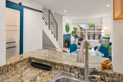 7600 Greenwood Avenue N #303, Seattle, WA 98103 - Photo 9