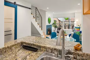 7600 Greenwood Ave N, Seattle, WA 98103 - Photo 9