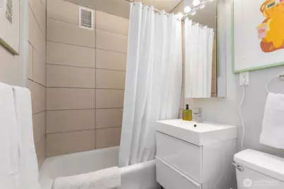 1136 13th Ave #305, Seattle, WA 98122 - Photo 17