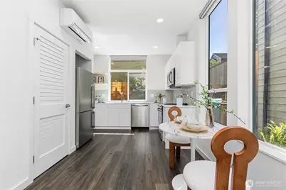 2327 E Denny Way, Seattle, WA 98122 - Photo 9