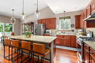 2851 SW Berwick Dr, Oak Harbor, WA 98277 - Photo 3