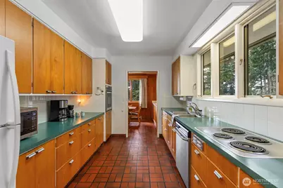 9428 Tracyton Boulevard NW, Bremerton, WA 98311 - Photo 9