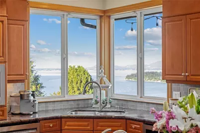 1040 Cassius Court, Camano Island, WA 98282 - Photo 13