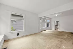 7843 Stroud Ave N, Seattle, WA 98103 - Photo 11