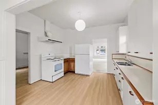 7843 Stroud Ave N, Seattle, WA 98103 - Photo 15