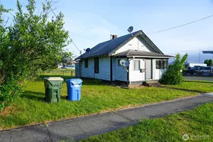 301 S Gold St, Centralia, WA 98531 - Photo 1