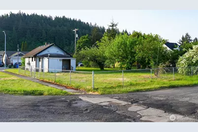 301 S Gold Street, Centralia, WA 98531 - Photo 5